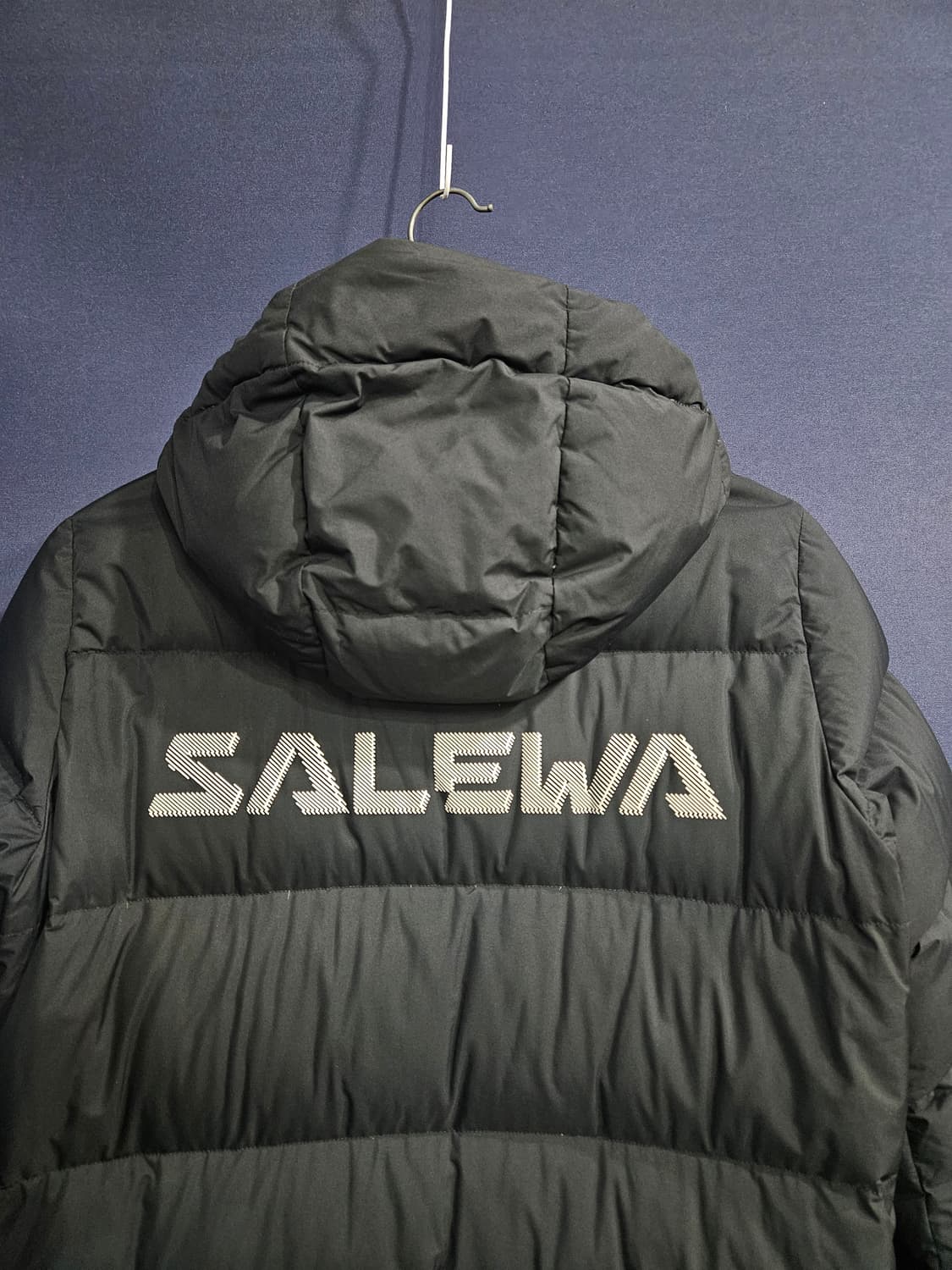 살레와 블랙컬러 남성 90 구스다운 롱패딩  상품이미지9