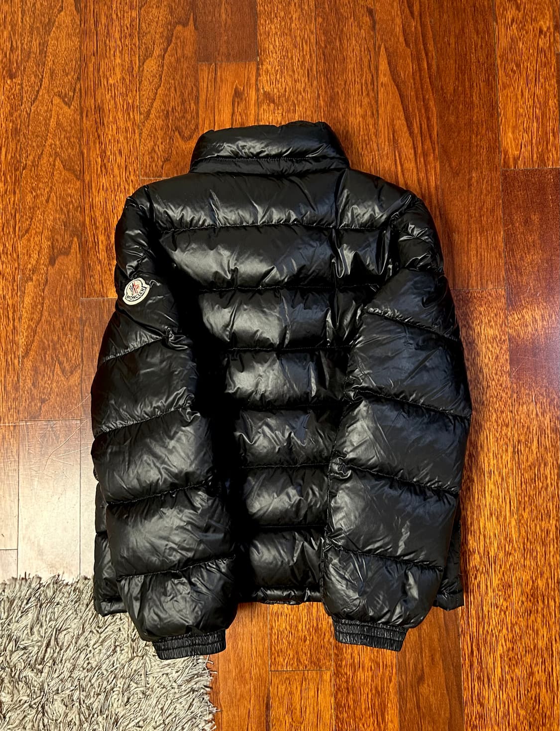 몽클레어 키즈 블랙 유광 구스다운 패딩(10세) 상품이미지6