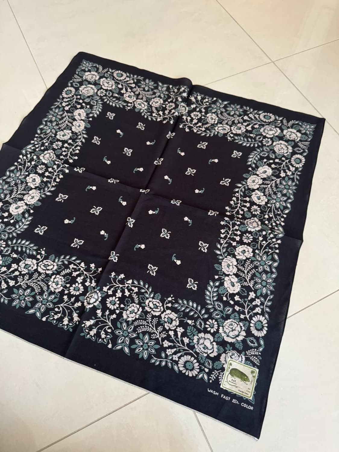 FLOWER BANDANA 플라워 반다나 상품이미지1