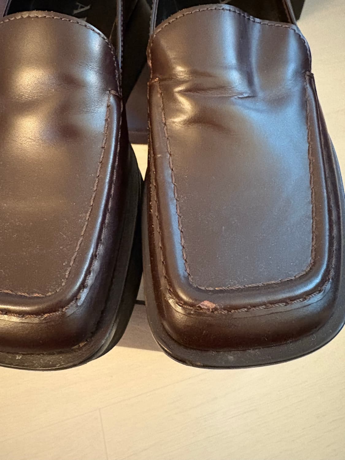 프라다 플랫폼 로퍼 브라운 상품이미지2