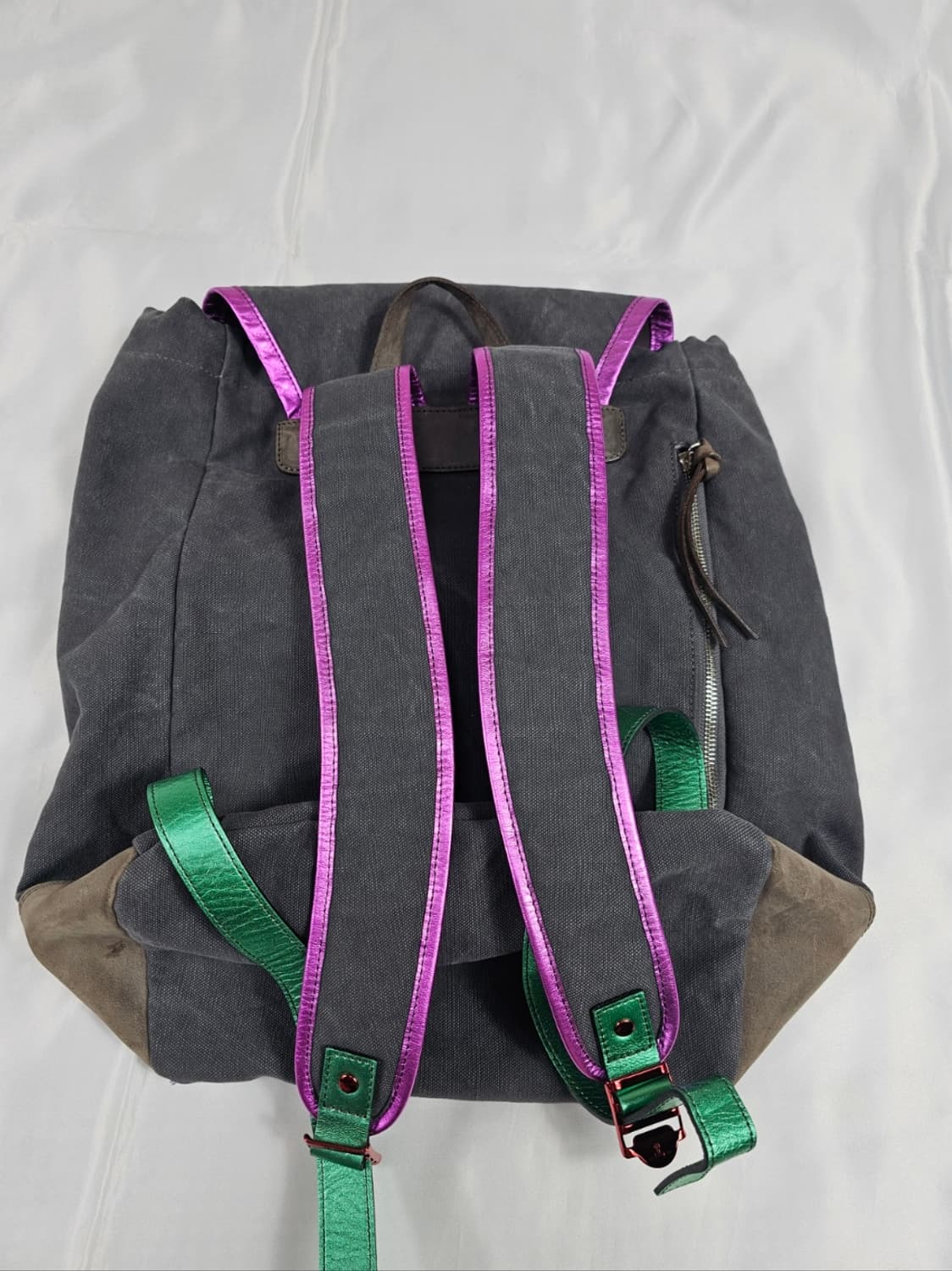 비비안웨스트우드메탈릭밀리터리백팩 상품이미지3