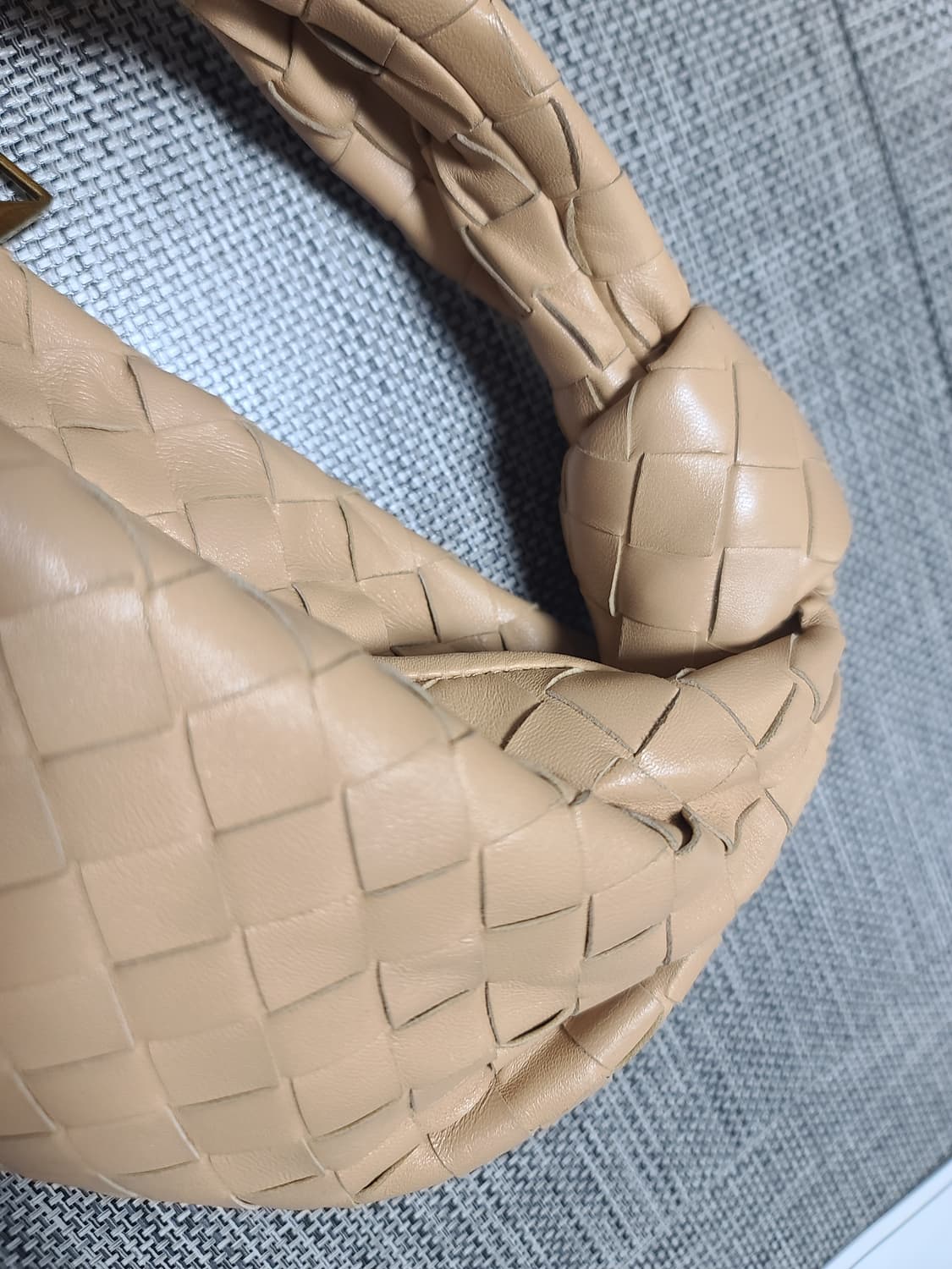 보테가 베네타 인트레치아토 조디밴 미니 아몬드 상품이미지3