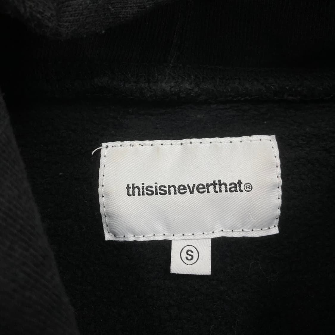 디스이즈네버댓 블랙 컬러 스펠아웃 후드티 상품이미지3
