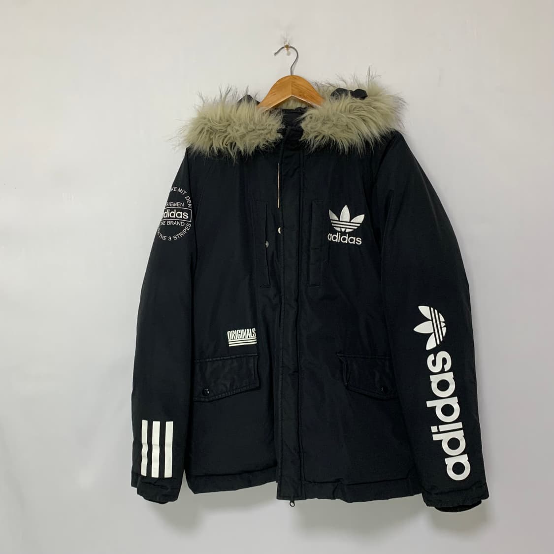 아디다스 오리지널스 블랙 패딩 점퍼 110 빈티지 남녀공용 울프죠 퍼후드 상품이미지8