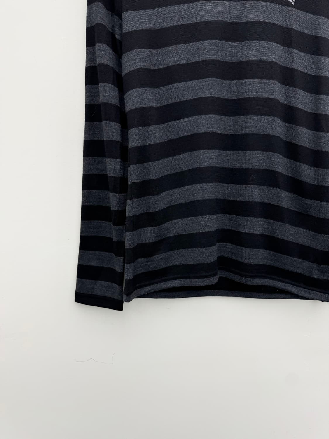 버버리 블랙라벨 블랙 스트라이프 롱슬리브 니트 상품이미지4