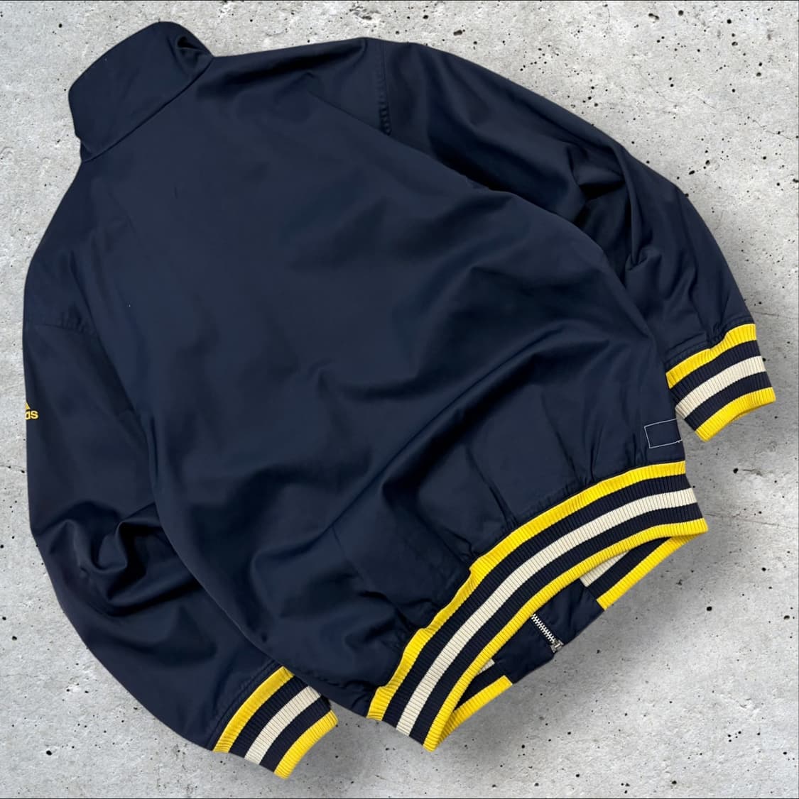 [100] 90s 아디다스 올드스쿨 네이비/옐로우 배색 바람막이 B712 상품이미지2