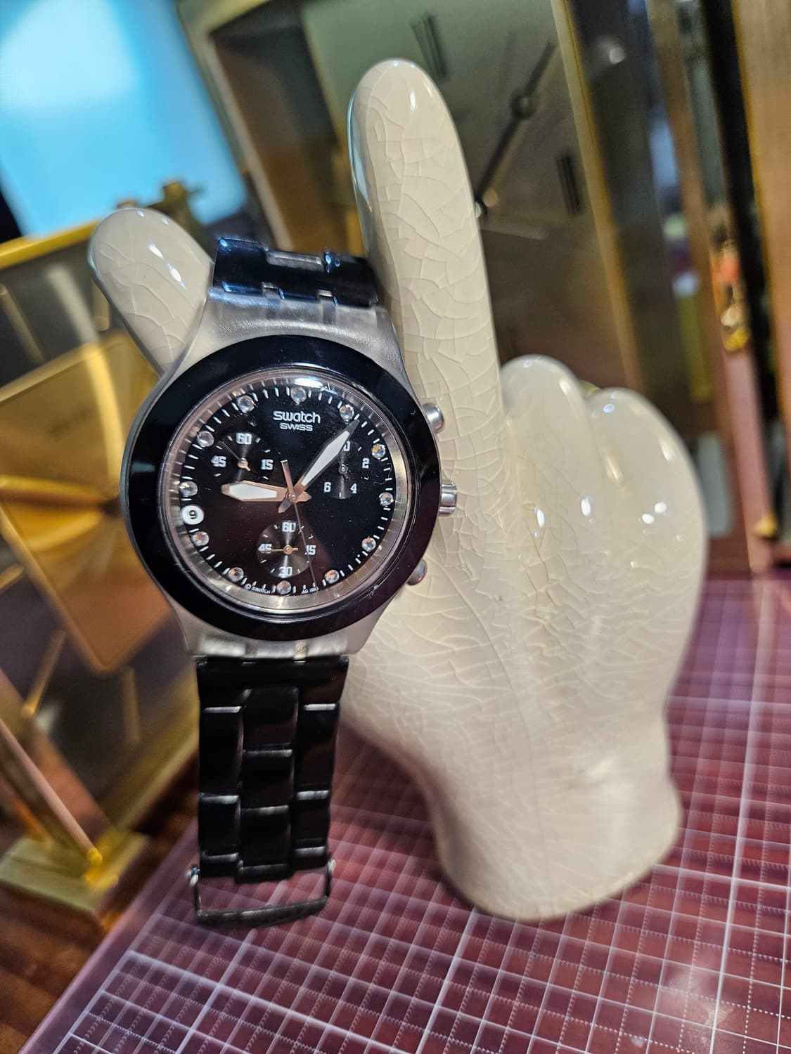 스와치 아이러니  블랙 크로노그래프 시계 상품이미지1