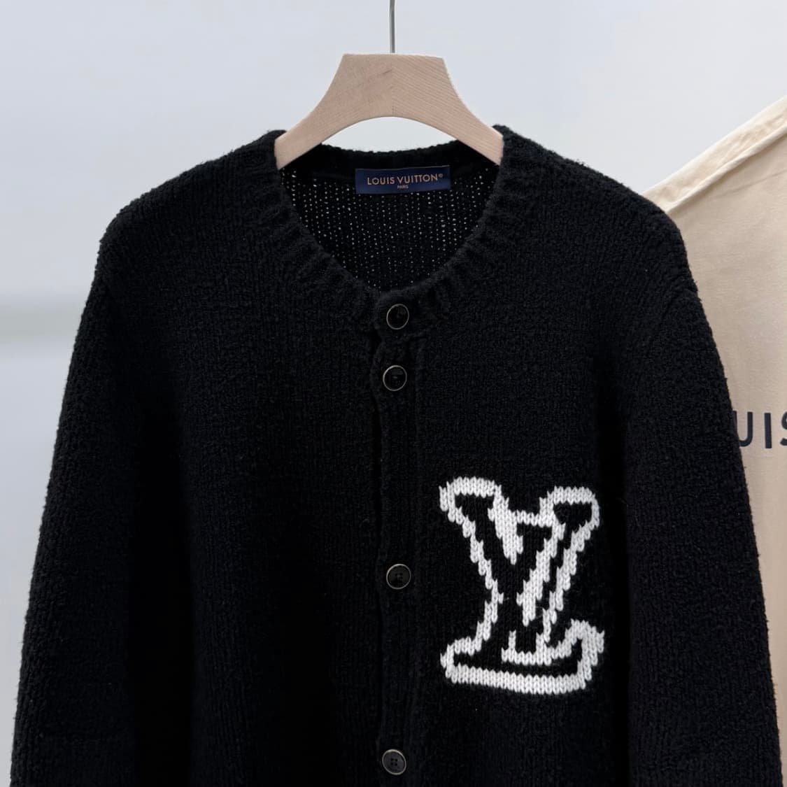 [S+급/XL] 25FW 루이비통 청키 인타르시아 니트 가디건 블랙 상품이미지3