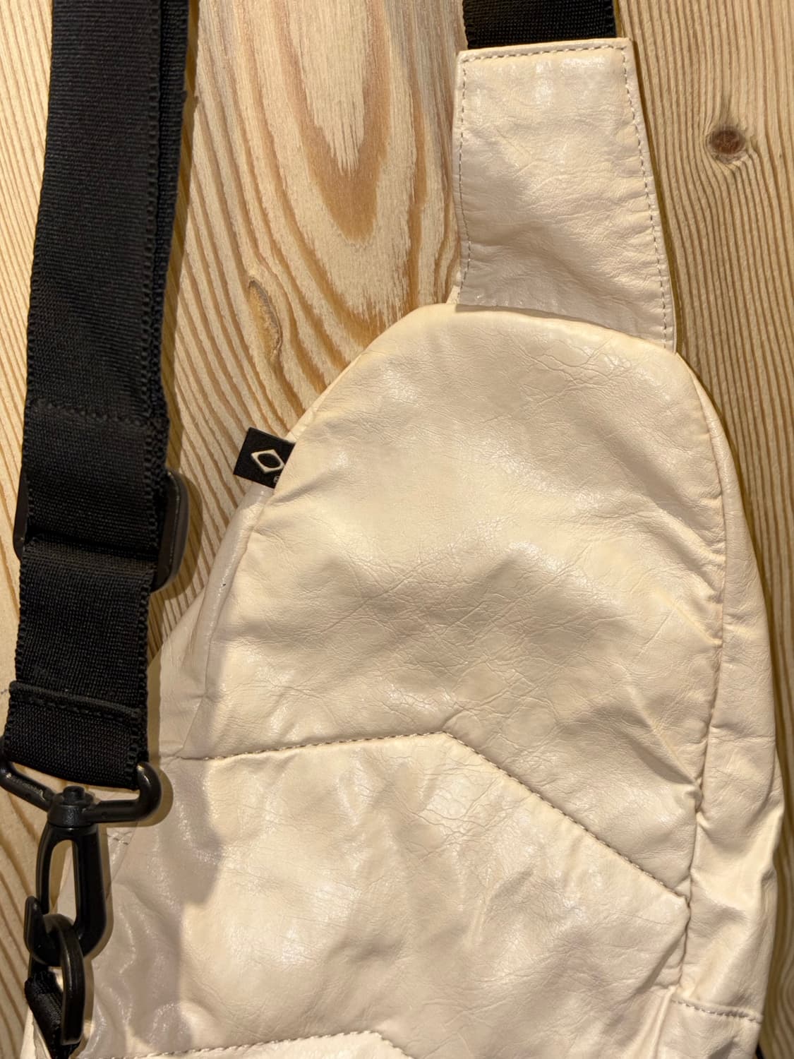 미스치프 크로스백 상품이미지5