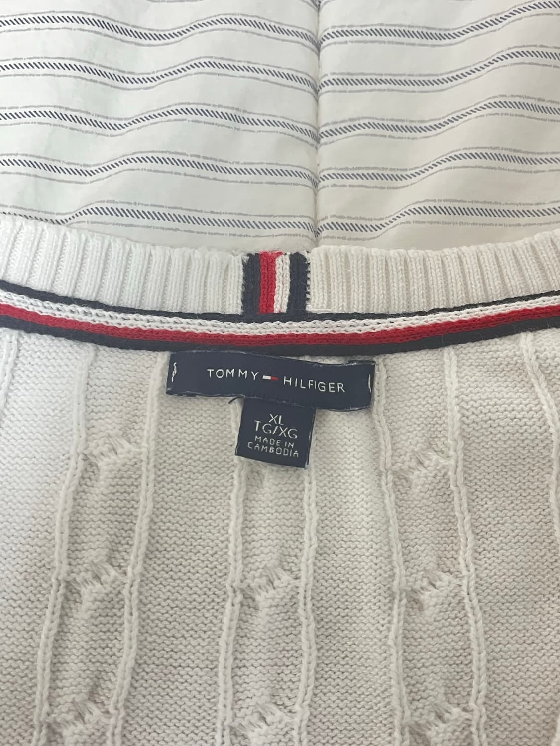 타미힐피거 여성 케이블 니트 브이넥 베스트 상품이미지3