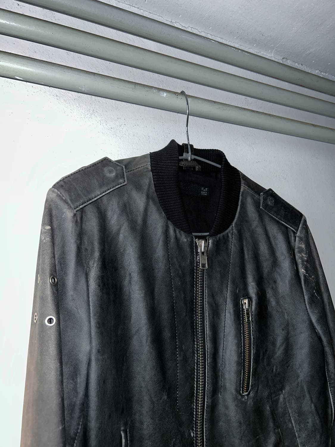 AllSaints  Orten Leather Bomber Jacket 상품이미지4
