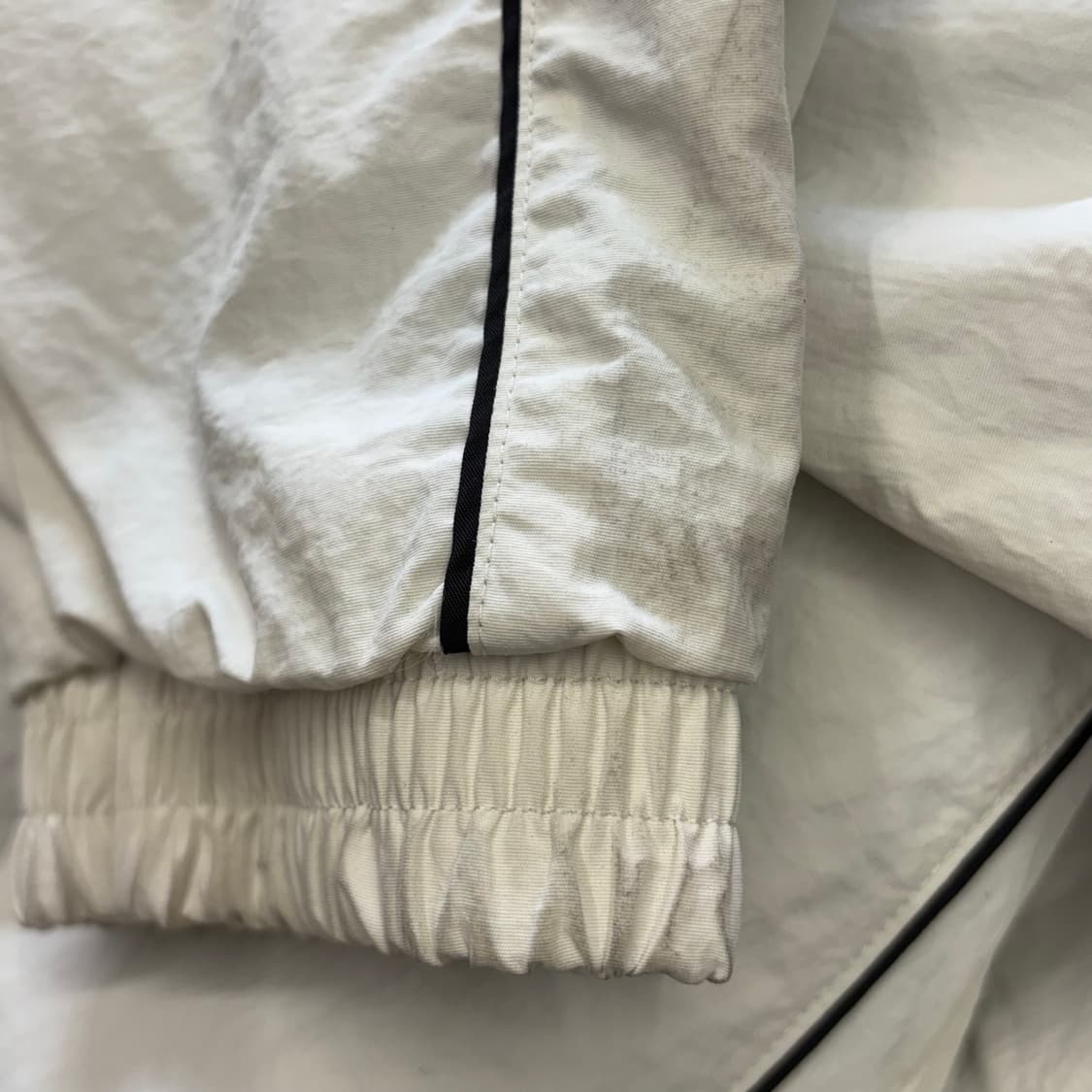 🫶🏻 아디다스 The Three Stripes 레터링 우븐 바람막이  상품이미지6