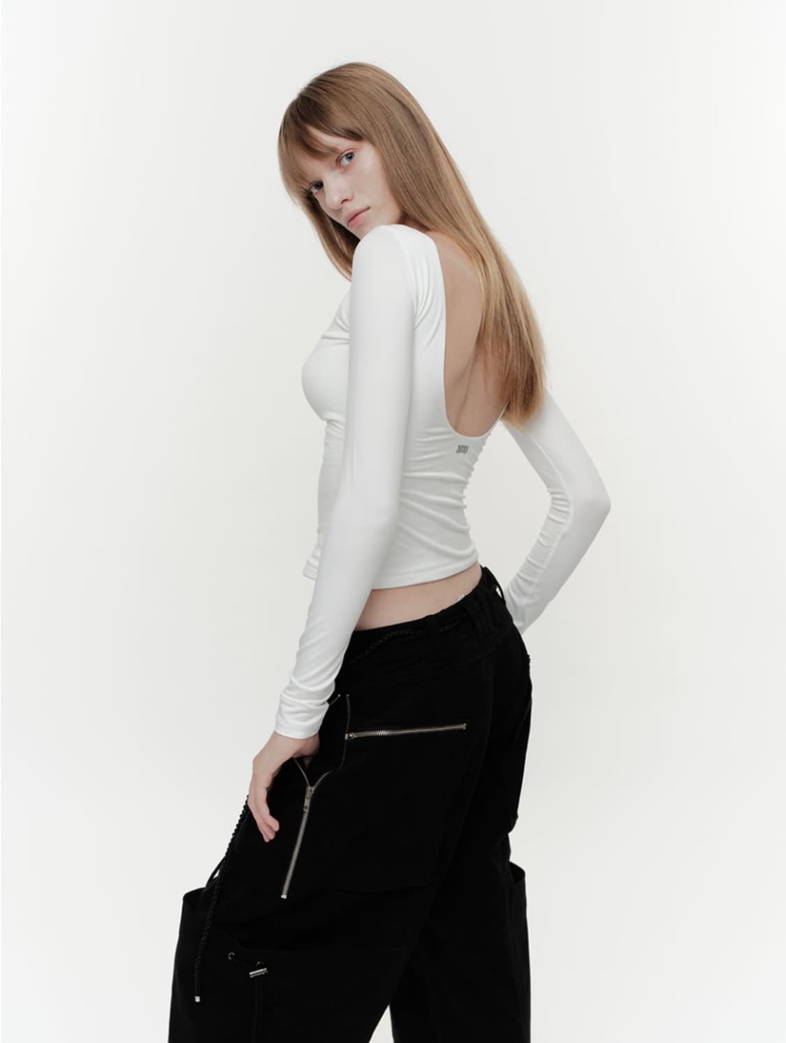 2000아카이브스 딥 스쿱 백 컨투어 티 (화이트) 상품이미지1