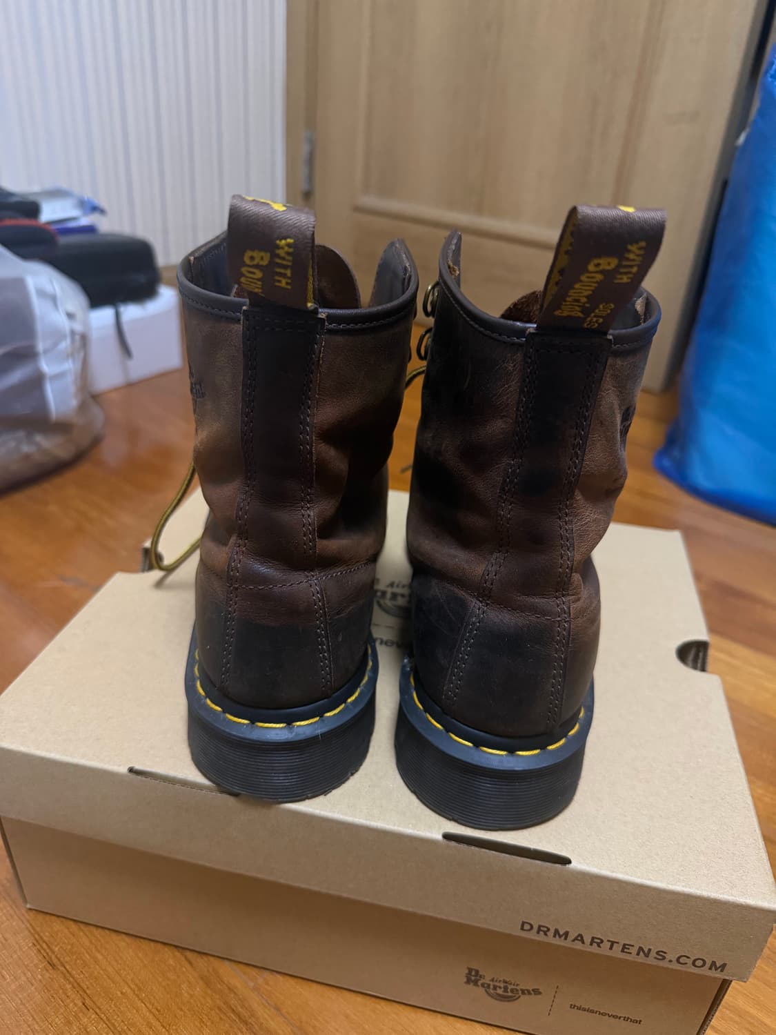 닥터마틴 디스이즈네버댓 1461 280(UK9) 사이즈 판매합니다! 상품이미지2