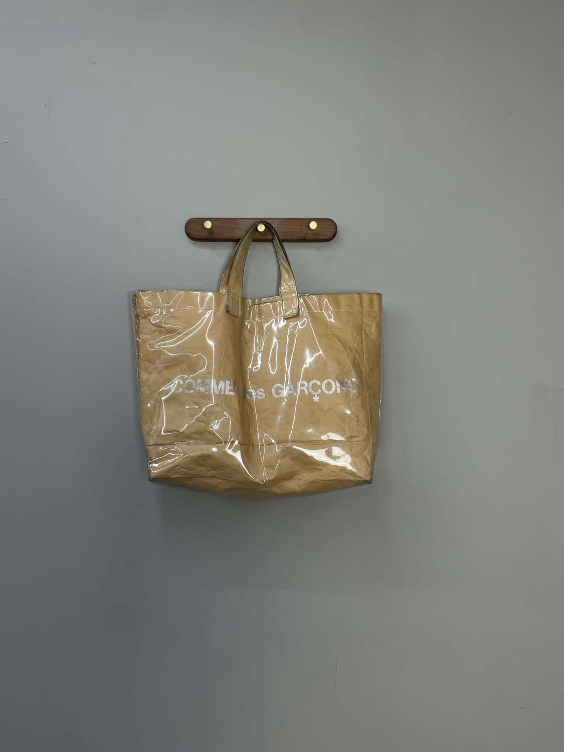 꼼데가르송 PVC 페이퍼 쇼퍼백 H1600 상품이미지2