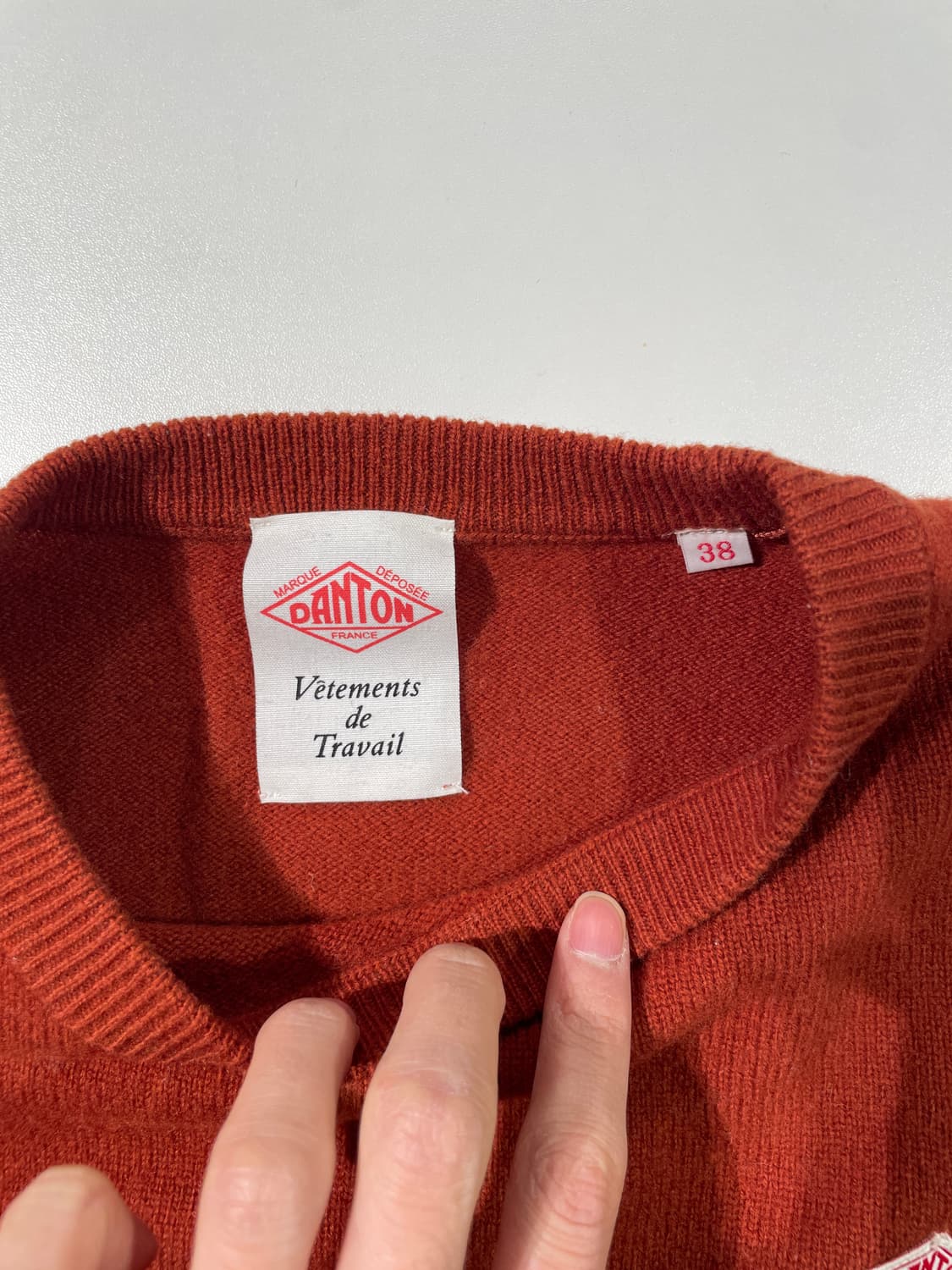 단톤 레디쉬 오렌지 로고 크루넥 니트 상품이미지7