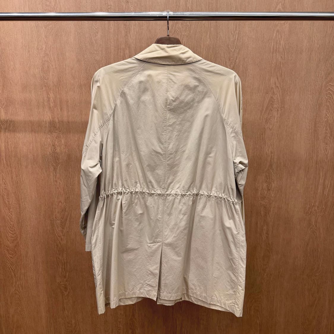 버버리 싱글 코트 드로우 스트링 플랩 포켓 체크 안감 레귤러핏 베이지 상품이미지2