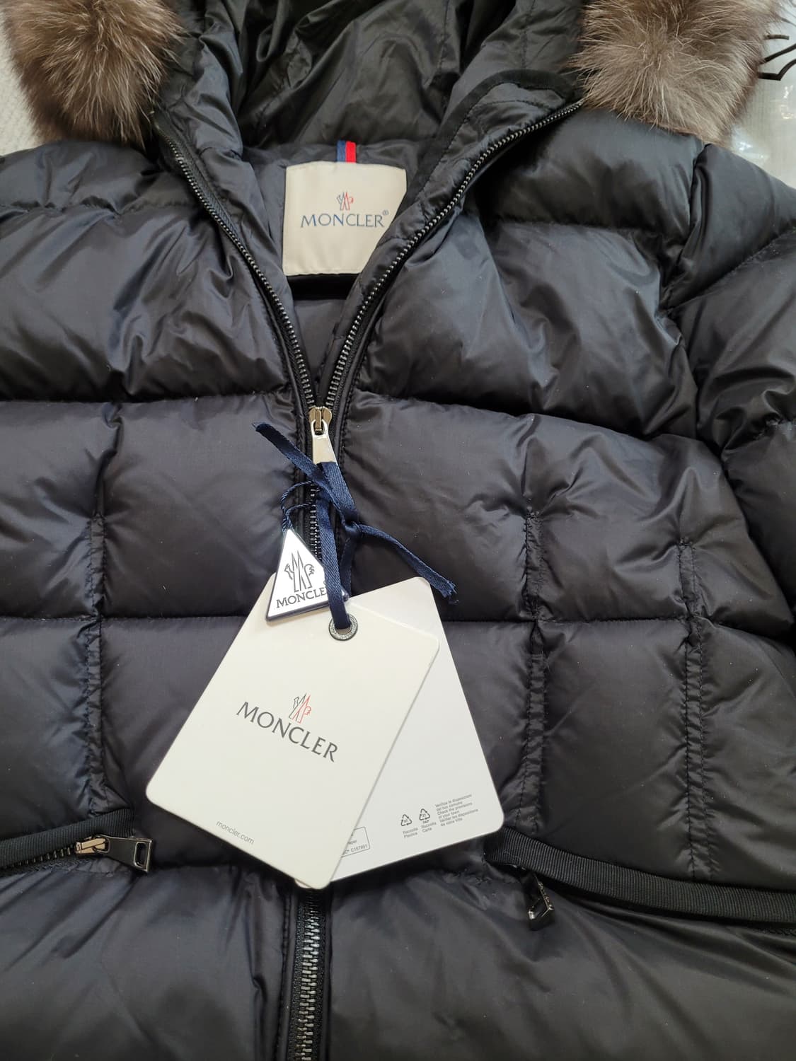 <새상품>몽클 패딩 2사이즈 상품이미지3