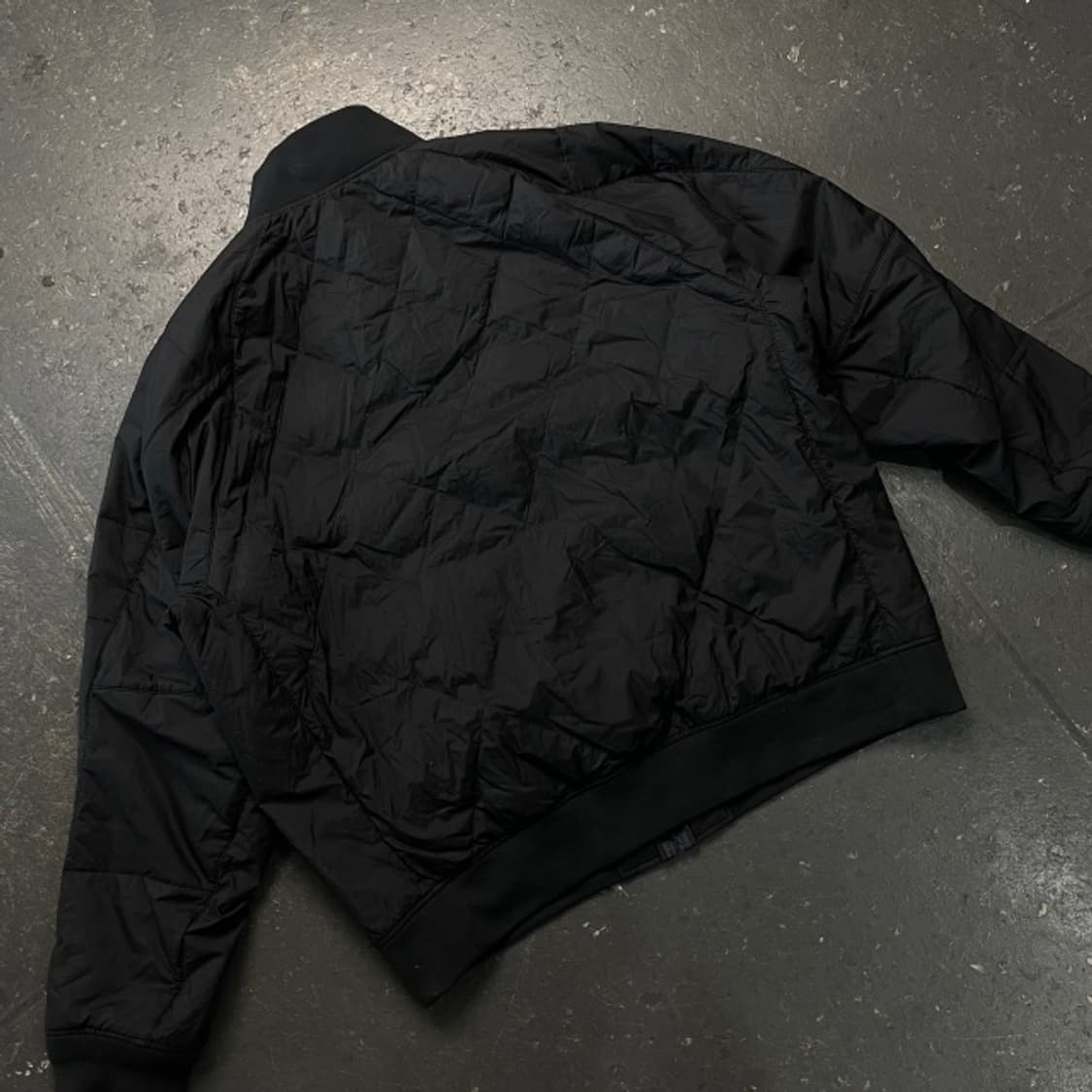 105 유니클로 X 화이트마운티니어링 리사이클 하이브리드 다운 자켓 상품이미지6