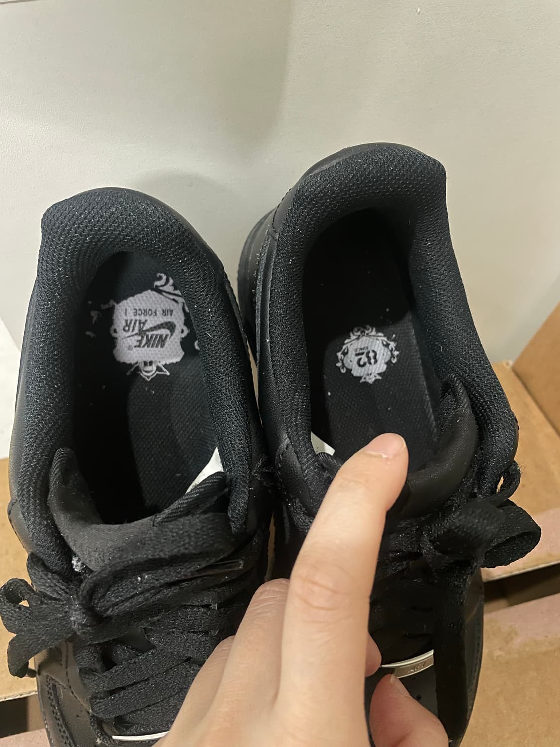 나이키 W 에어포스1 올블랙 240 상품이미지10