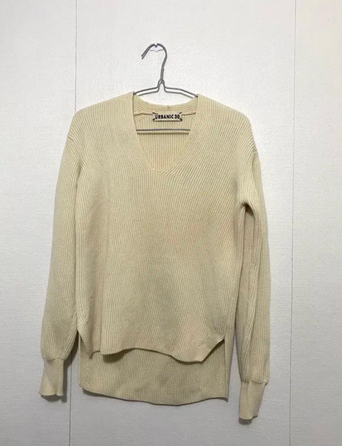 어바닉30니트ADER브이넥니트 상품이미지1