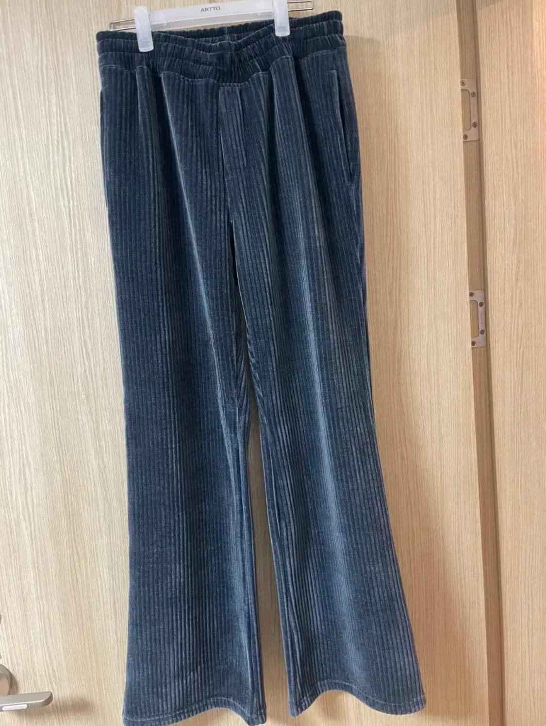 엔조블루스 벨벳 코듀로이 밴딩 부츠컷 팬츠 (Coastal Blue) 상품이미지2