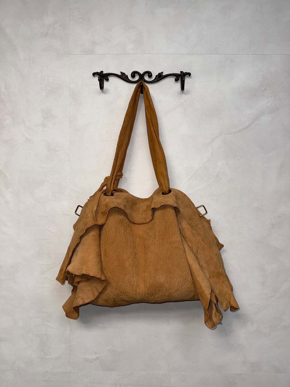 Camel grunge western suede shoulder bag 상품이미지4