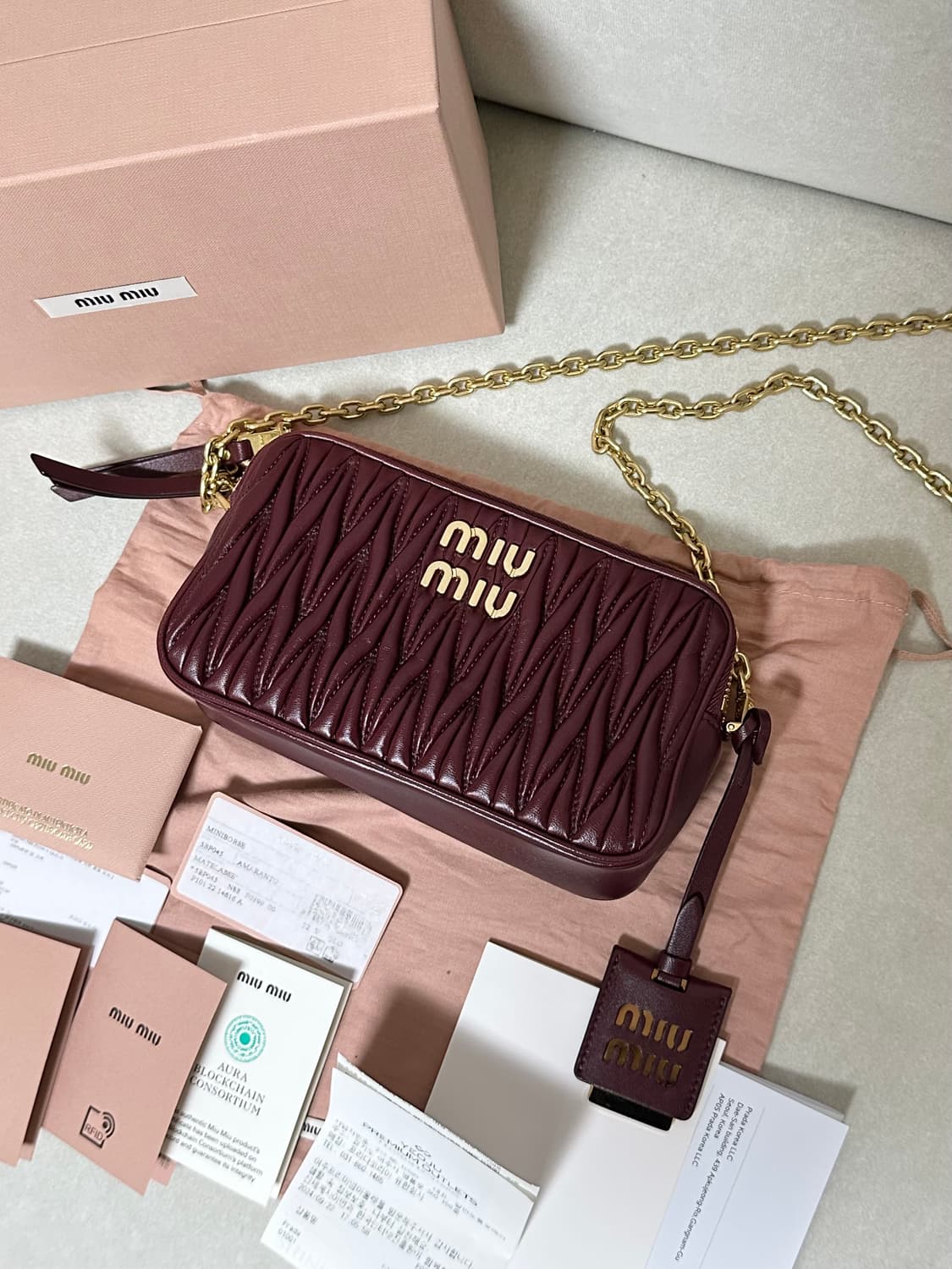 [새상품급 정품] 미우미우 마테라쎄 크로스백 상품이미지2