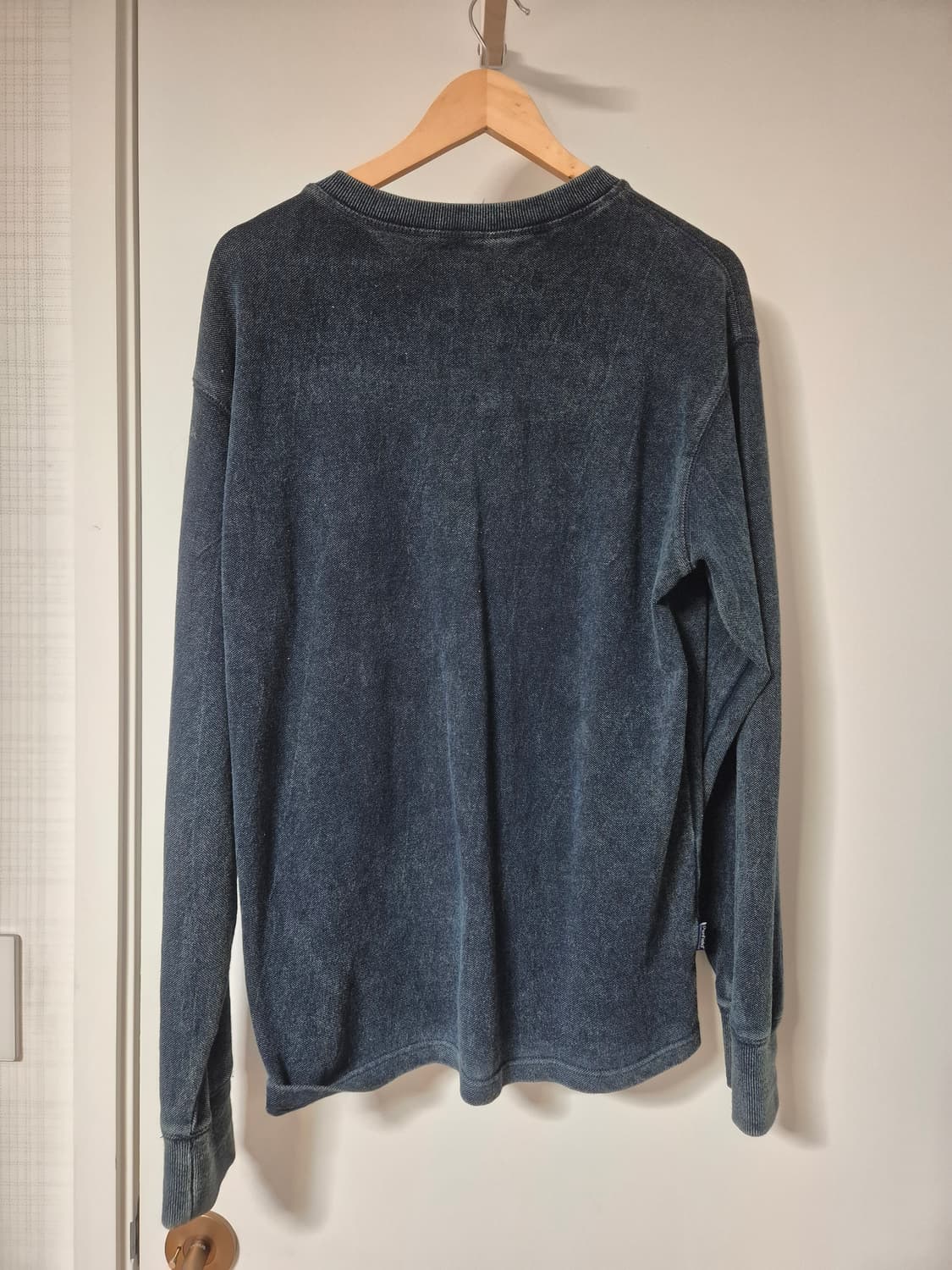 인디고 틴워싱 헨리넥 긴팔티 카키 상품이미지3