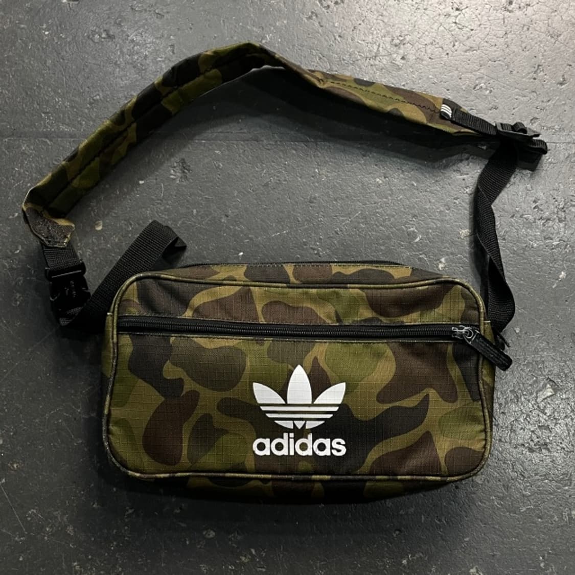 아디다스 카모 크로스백  상품이미지1