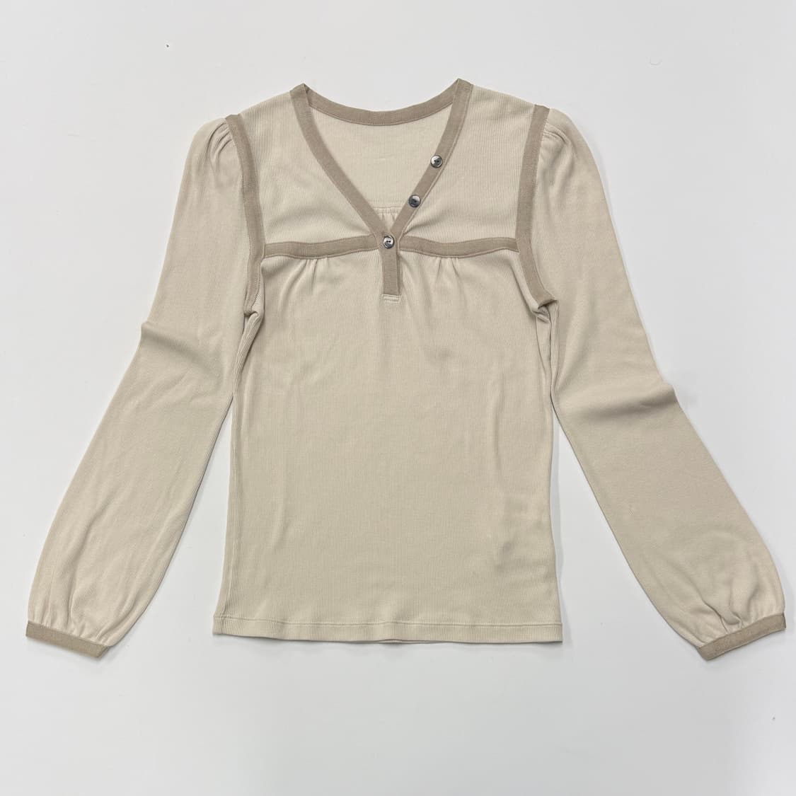 Ray Beams piped gather sleeve top 상품이미지2