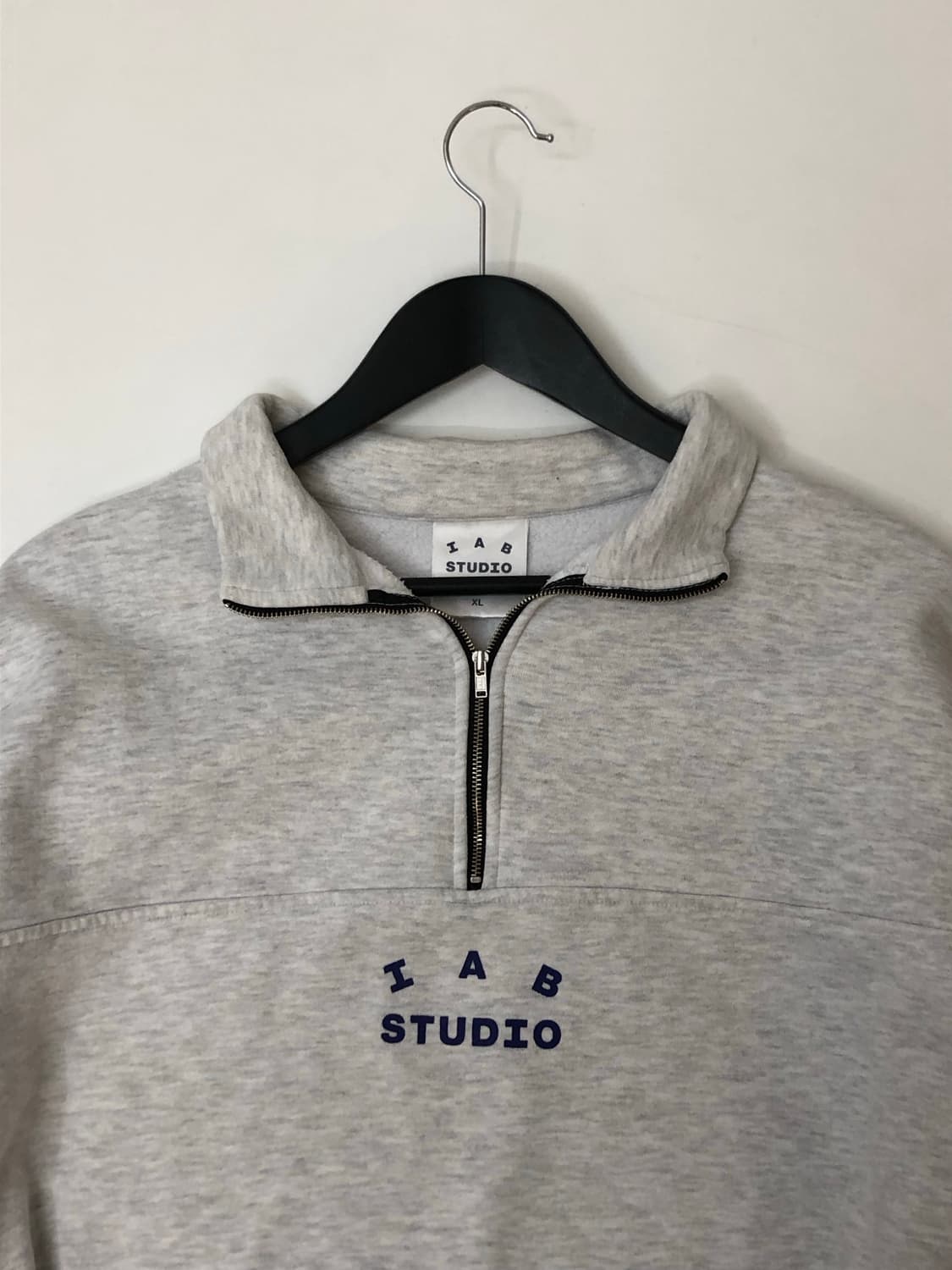 IAB Studio 아이앱 스튜디오 하프 집업 스웻셔츠 상품이미지3