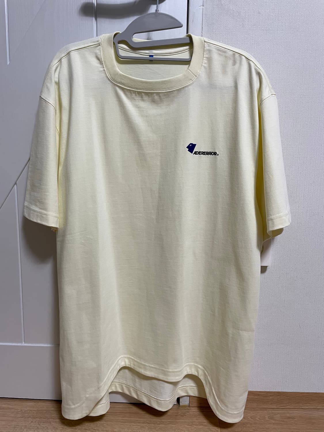 아더에러 22SS 티셔츠 상품이미지1