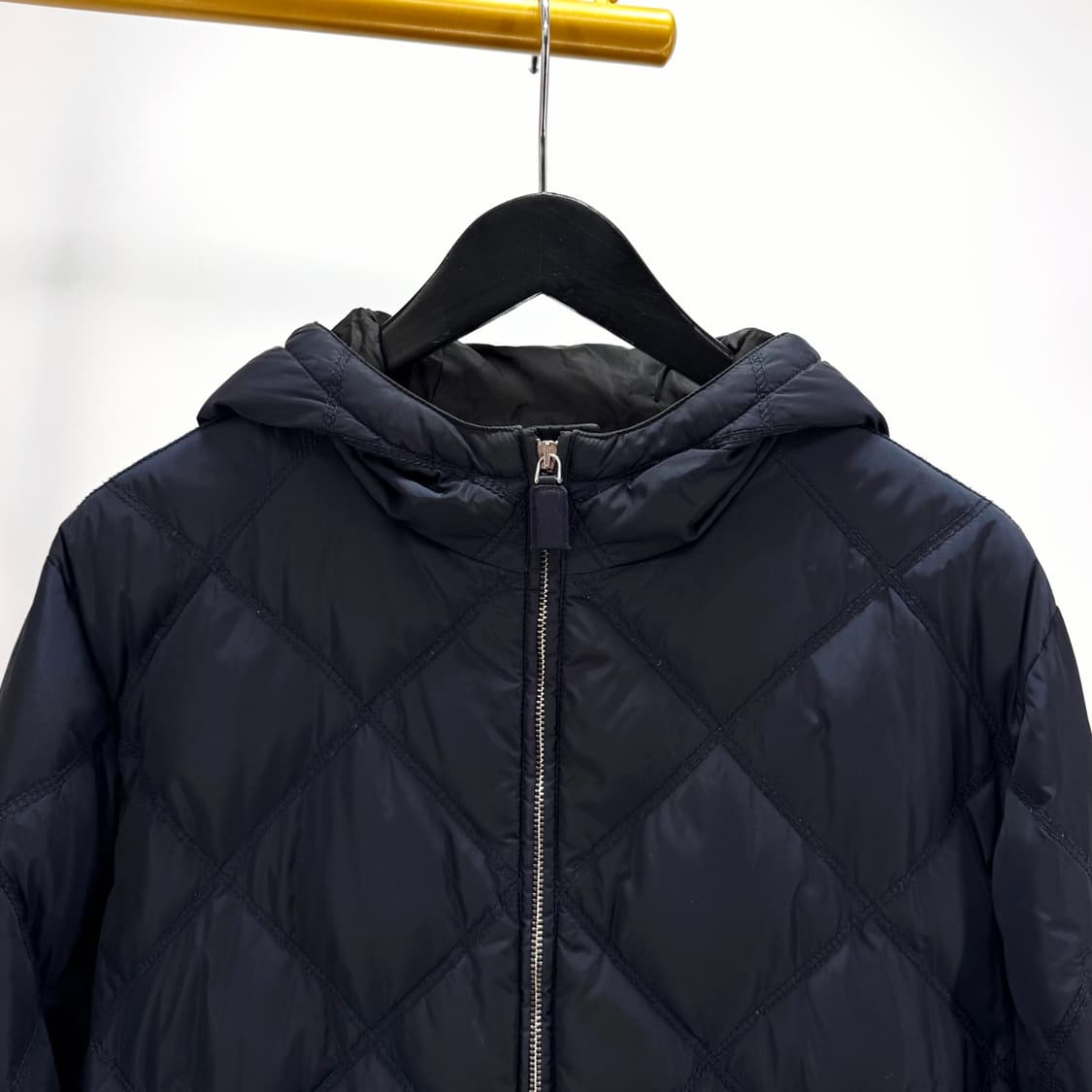 [50사이즈] 프라다 퀼팅 패딩 자켓 네이비 (SGN460) 상품이미지4