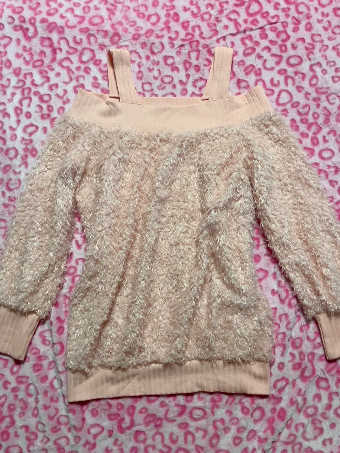 피치핑크 오프숄더 퍼 니트  상품이미지1