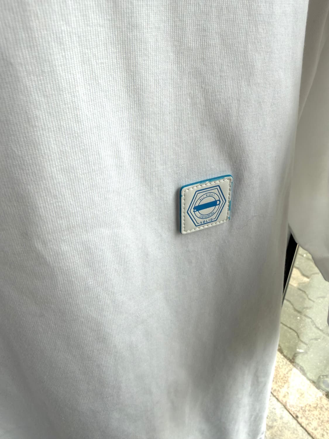 .50(105)/ 솔리드옴므 23SS 백플라워 프린팅 반팔 상품이미지5