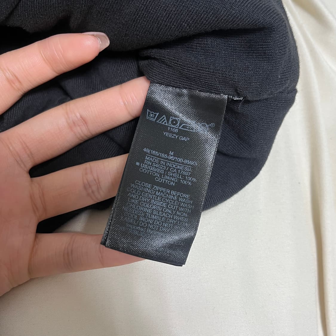 yeezy 후드집업 블랙 m 상품이미지3