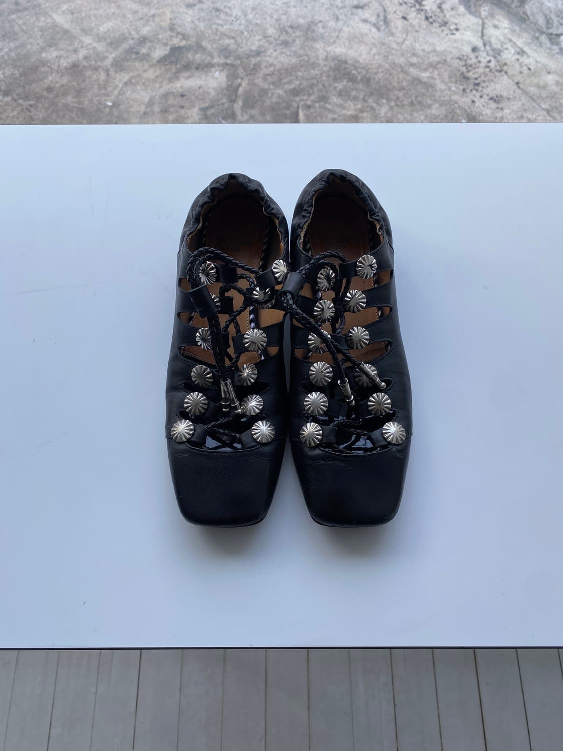 [Toga pulla] 레이스 업 스퀘어 투 펌프스 상품이미지1