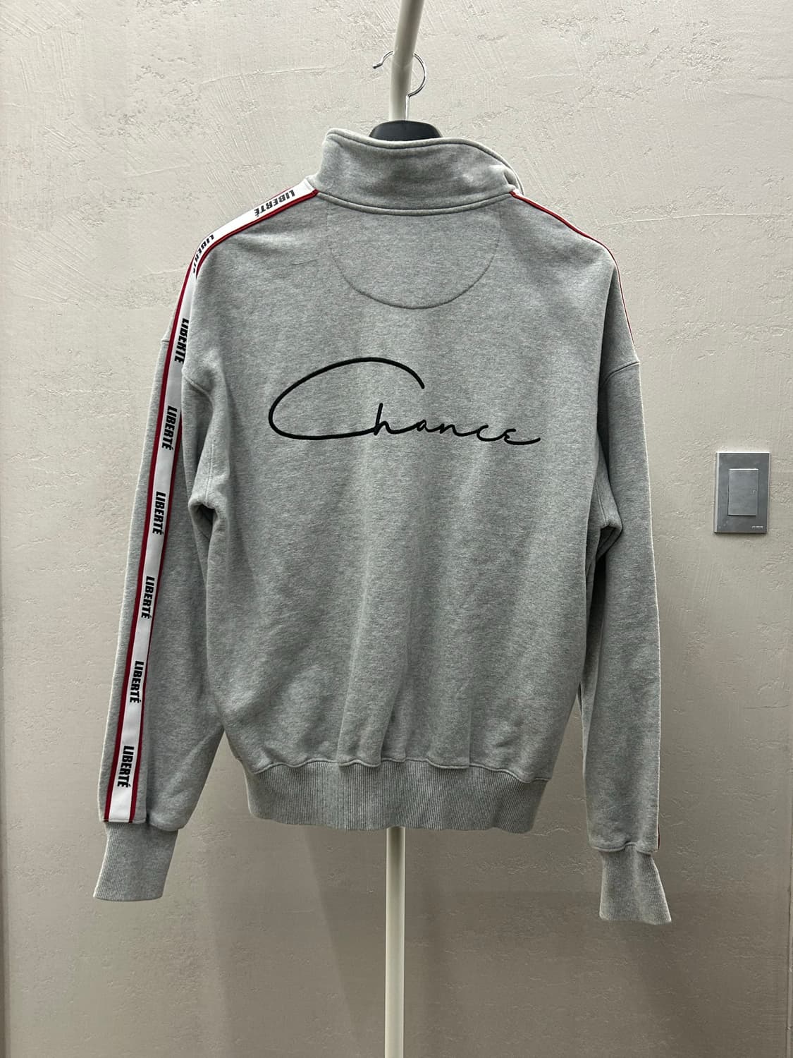 CHANCECHANCE(챈스챈스) 그레이 맨투맨 반집업 상품이미지6