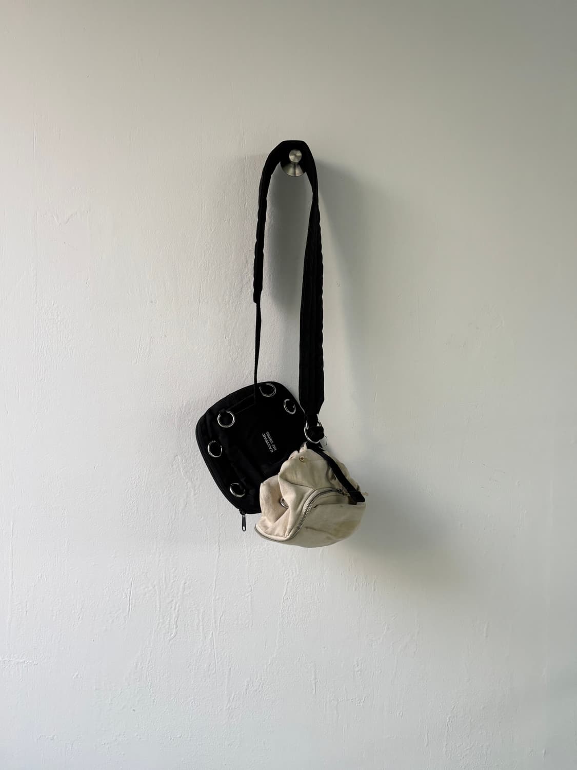 라프시몬스 이스트팩 루프 크로스백 상품이미지5