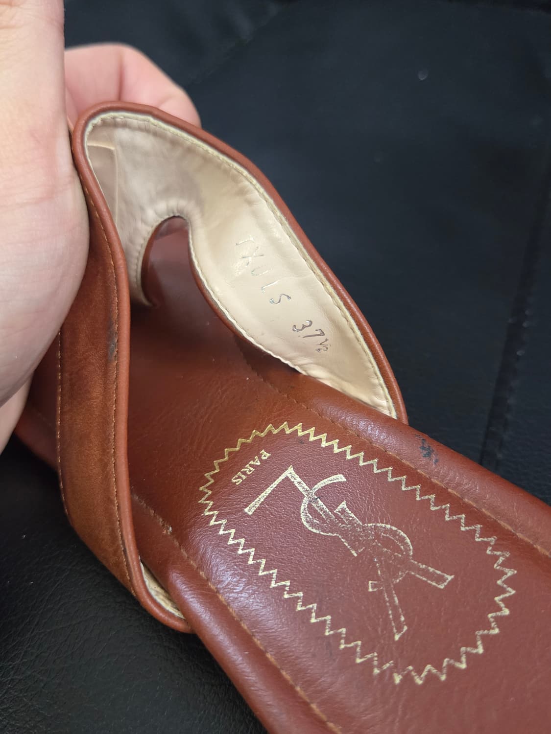 (정품) [입생로랑] 카상드르 가죽 쪼리 플랫 샌들 | 00040 상품이미지7