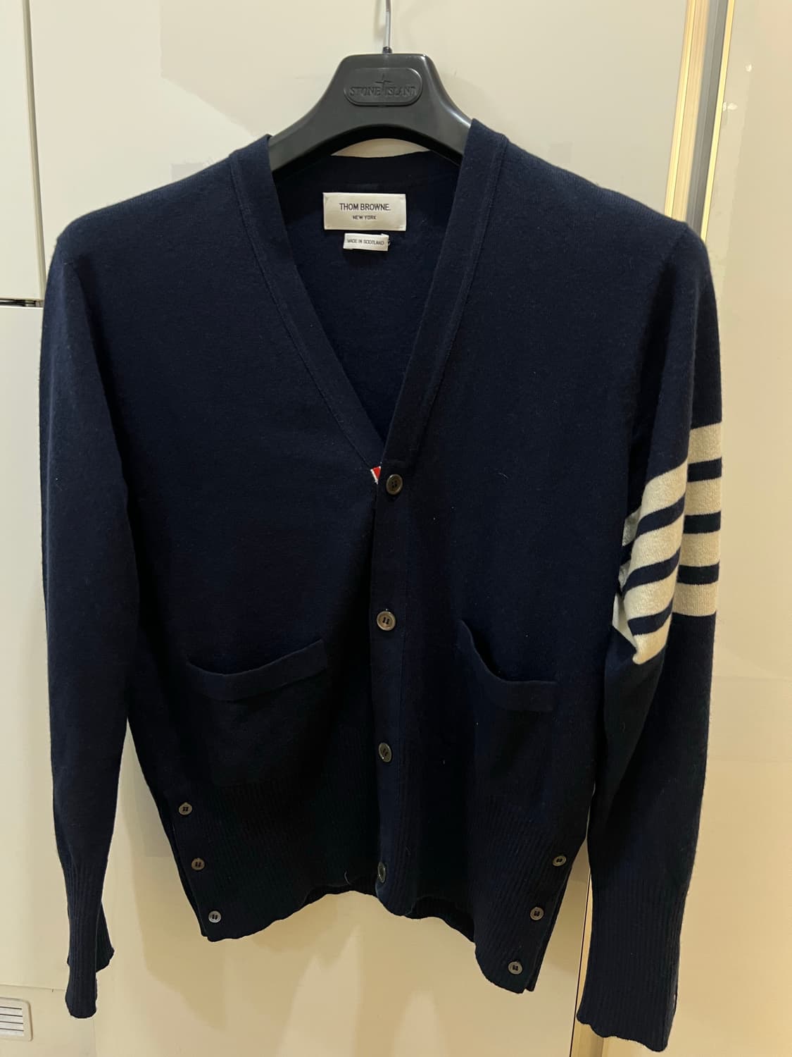 톰브라운 캐시미어 네이비가디건 3사이즈 상품이미지1