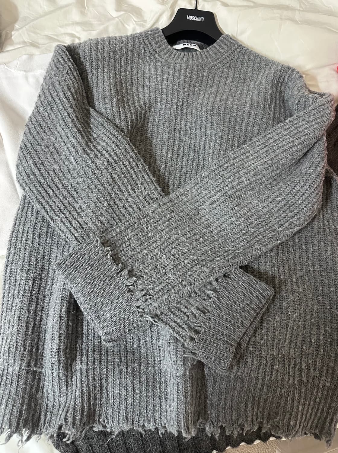 [MSGM] 디스트로이드 그레이 울니트 (L사이즈) 상품이미지3