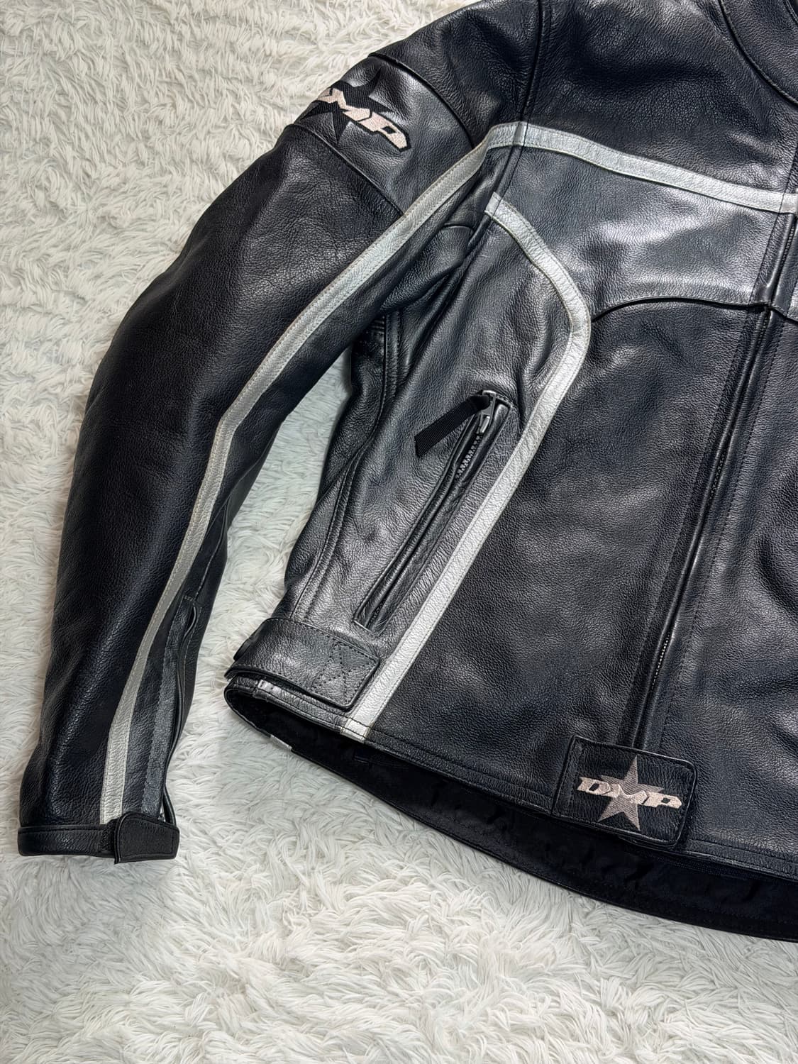 DMP 여성용 가죽 바이크 재킷 (풀 프로텍터 포함) - 상태 최상 상품이미지2