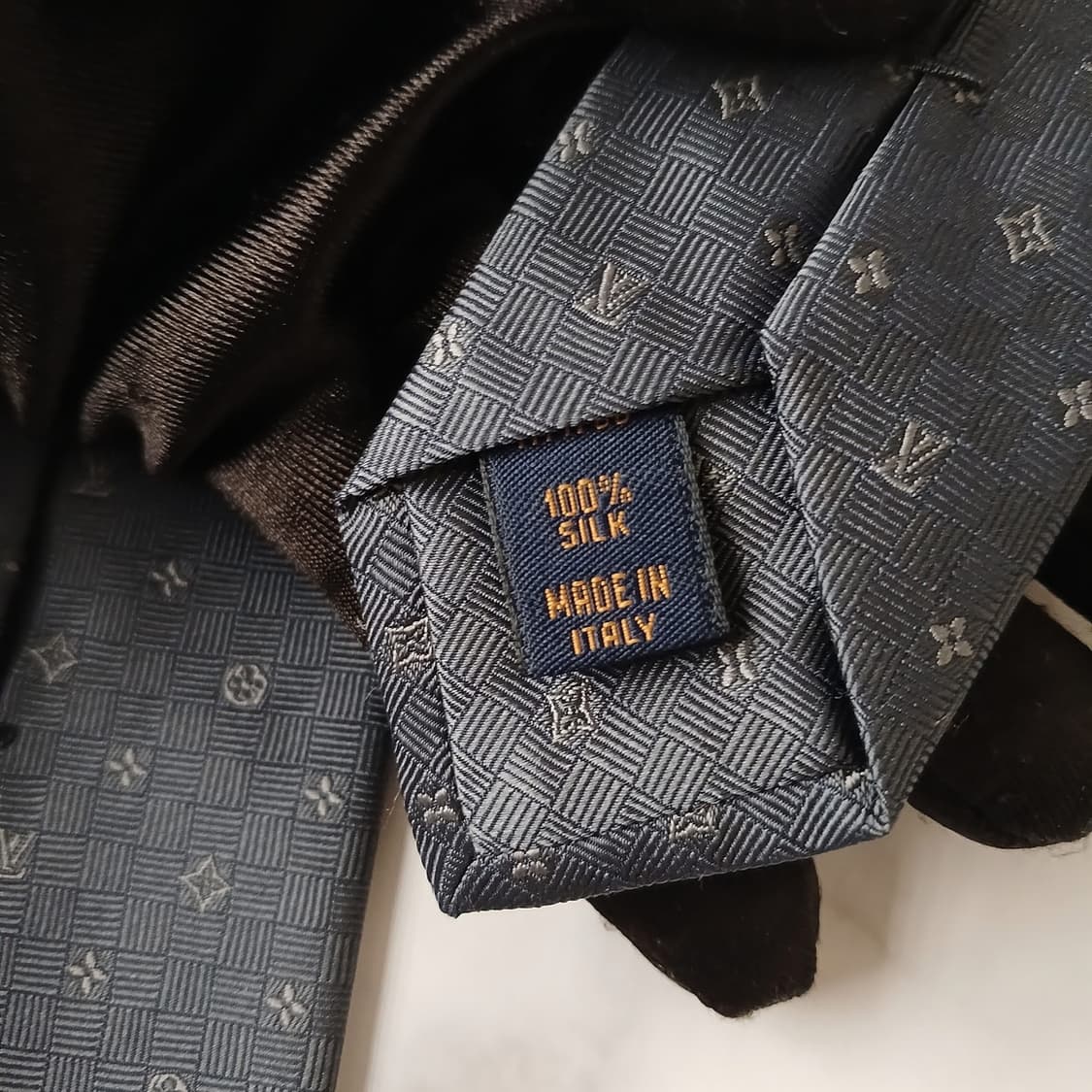 루이비통 실크 그레이 모노그램 넥타이 8.1cm A+등급 A19146 상품이미지8