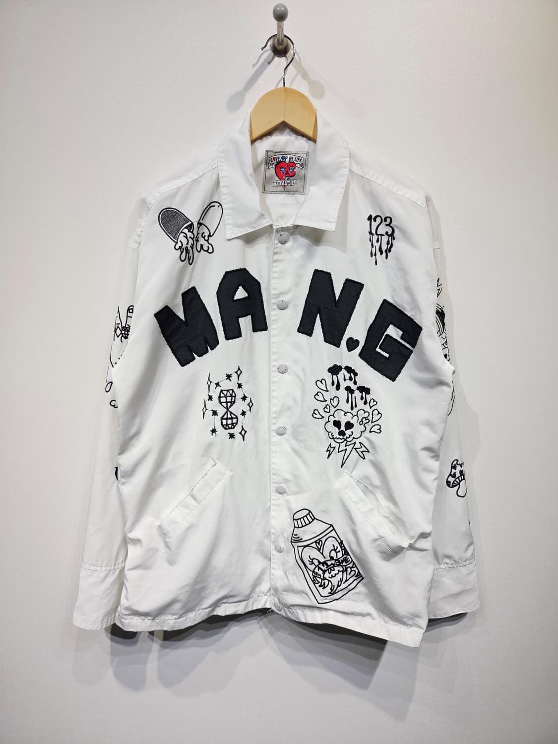 Graphiste Man.G (만지) 화이트 자수 그래픽 코치 자켓 상품이미지2