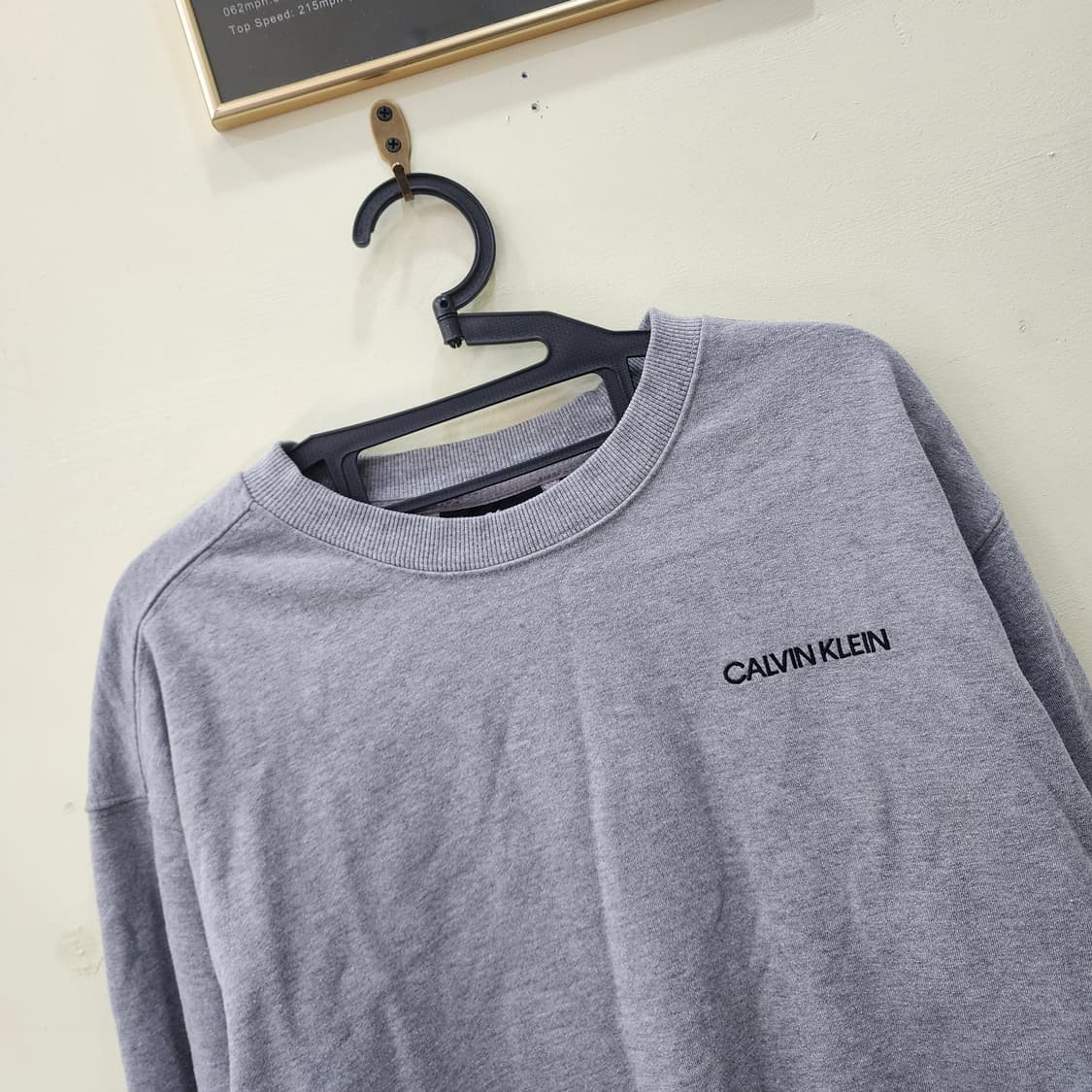 캘빈클라인 퍼포먼스 로고 그레이 맨투맨 상품이미지2