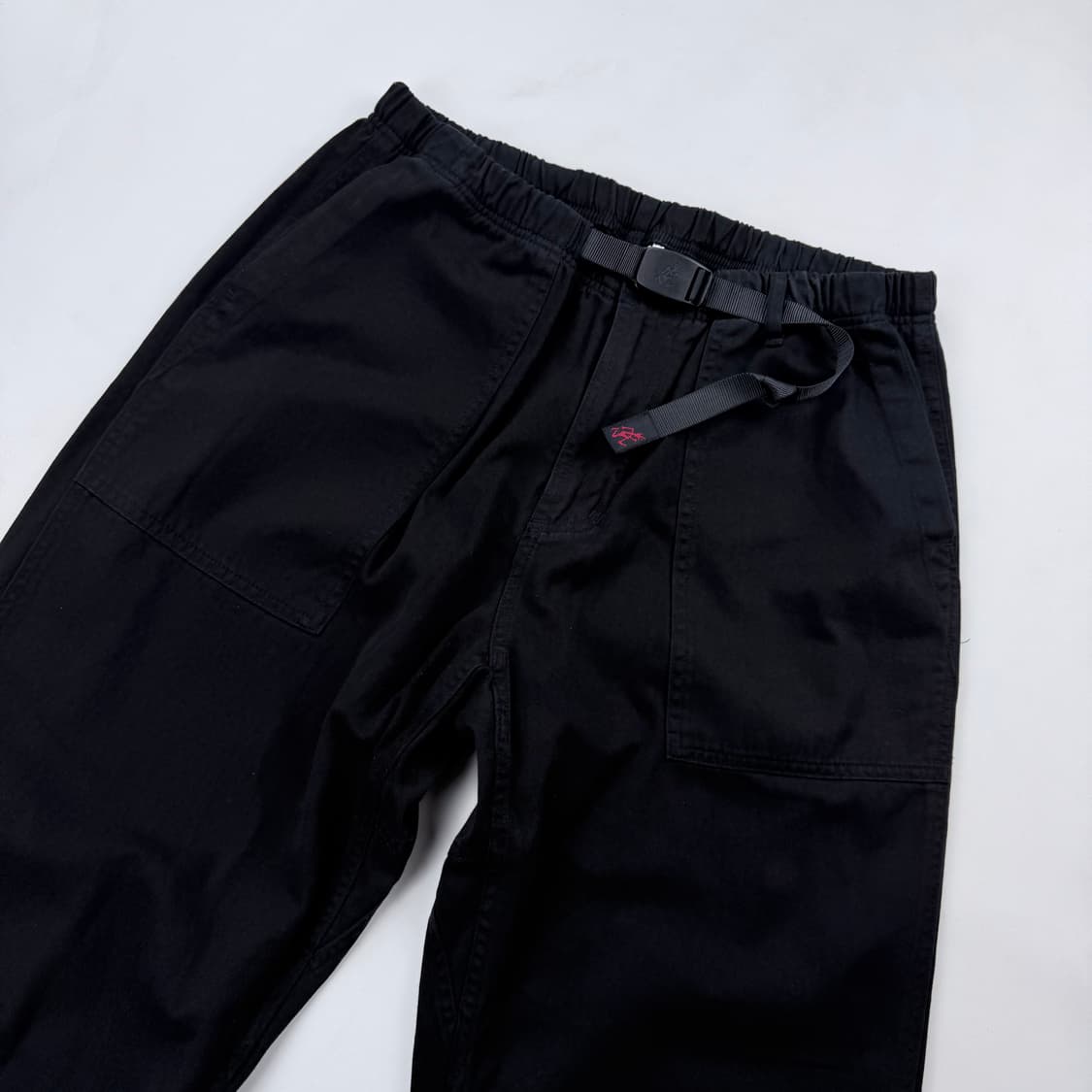 그라미치 루즈 테이퍼드 팬츠 블랙 상품이미지2