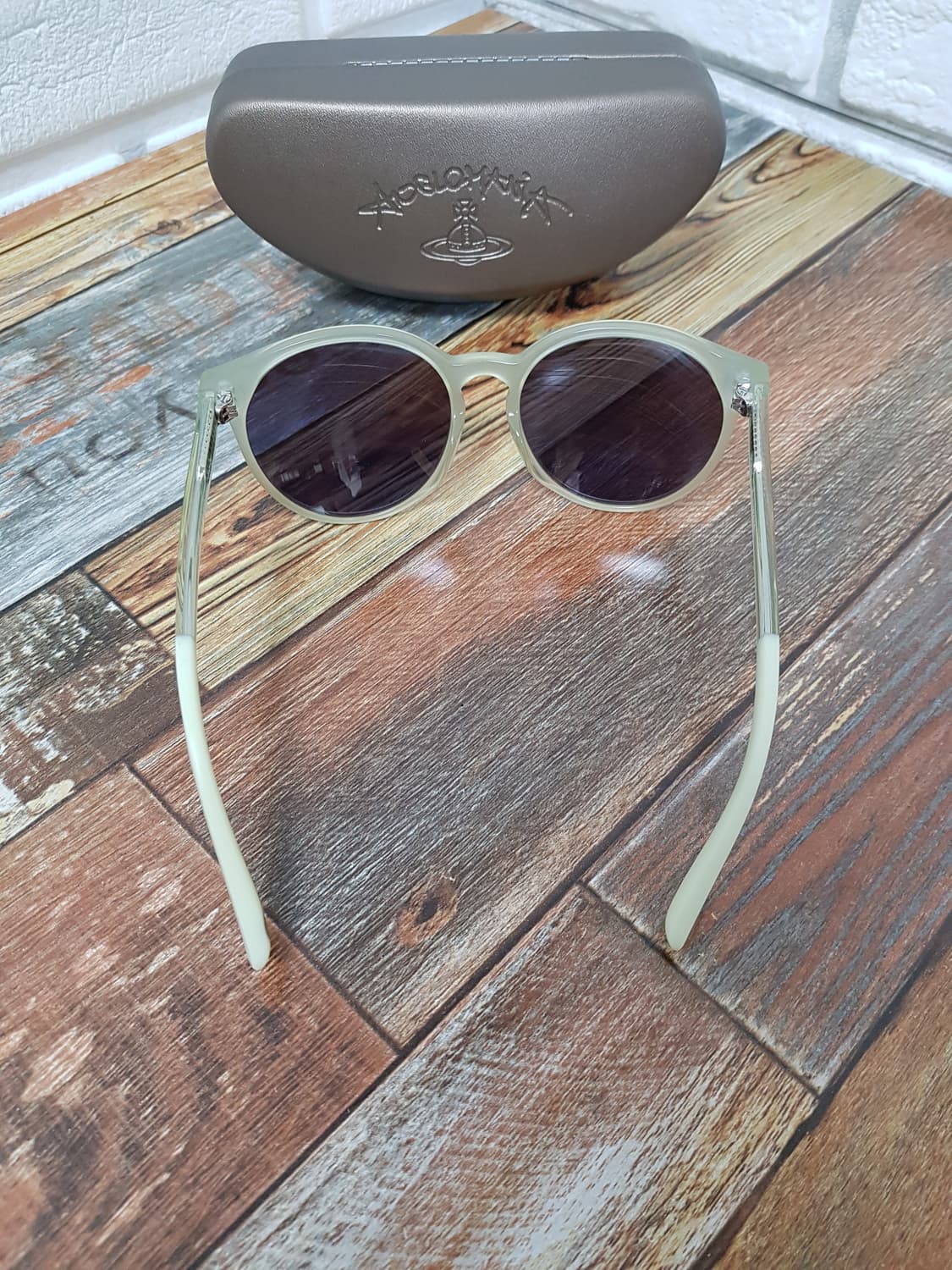 [정품] 비비안웨스트우드 미러 선글라스 올리브컬러 상품이미지6