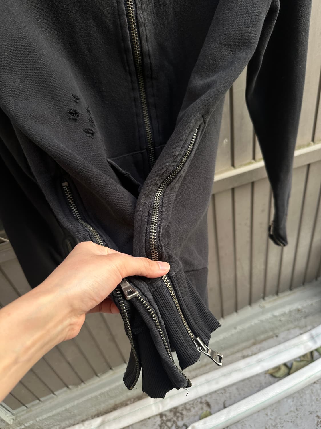 Distressed cut line 2way hood black 상품이미지4